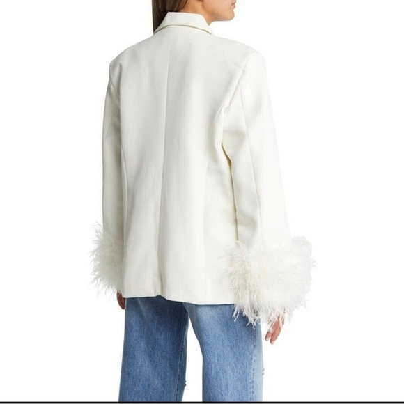 Feather trim oversized crepe blazer house of CB size L+ - Picture 2 of 6